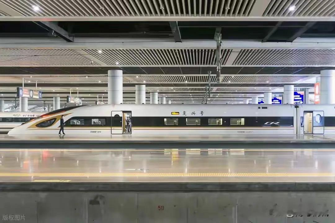 西南地区的领头大哥之一，重庆市又一大即将开工建设一大火车站。这个重庆站又名（菜园