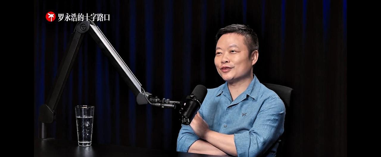 何小鹏给中国蓬勃发展的新能源汽车行业泼冷水：中国很多车企被外界捧得有点迷之自信了