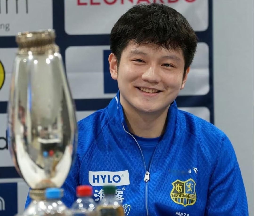 樊振东出国打球有没有涨球我不知道有没有吃胖我也不知道，但有一样肯定是进步