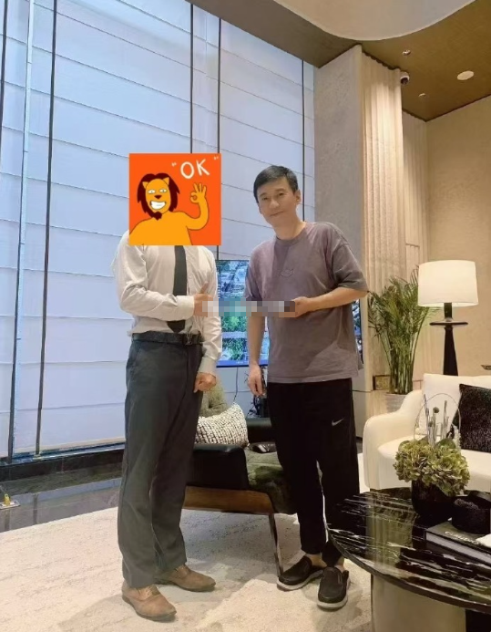 合肥籍演员徐洪浩（我是特种兵、我的兄弟叫顺溜），下午在合肥某售楼部看房，不知道明