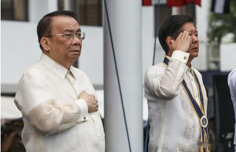 菲律宾总统府前行政秘书卢卡斯·贝尔萨明周三表示，他并没有辞去自己的职务，这与总统