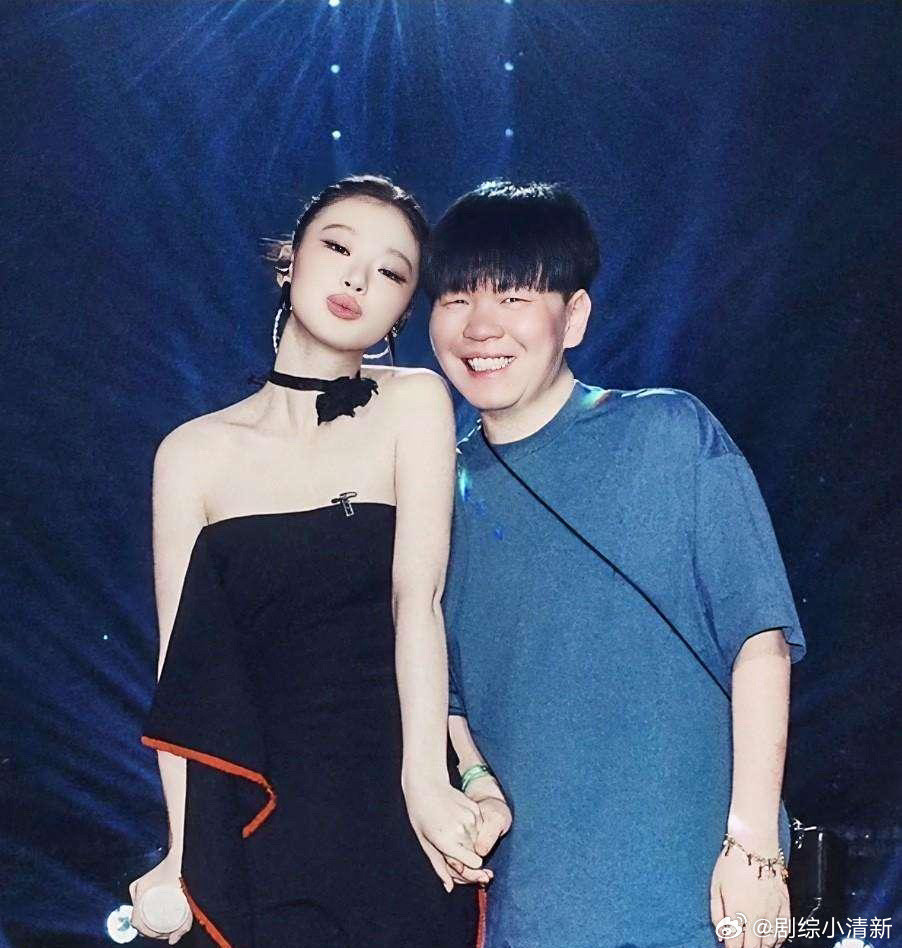 我很少支持丁太升，但他有说得挺对，他说“常石磊做的好作品只是给别的歌手打辅助，但
