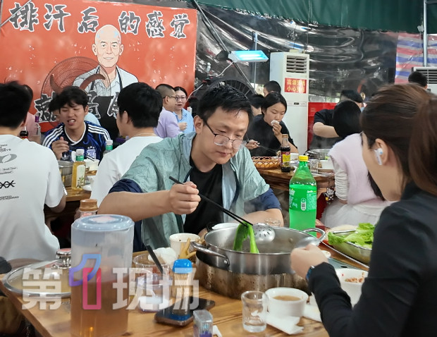 【爆火五个月后，莫氏鸡煲客流量相对减少，店主称开分店计划全部搁置，投了600万办