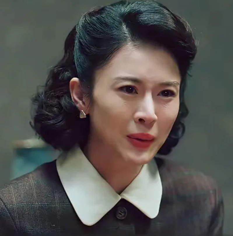《沉默的荣耀》里，聂曦的夫人被写成“高秀美”，其实现实原型叫高秀娟。1941