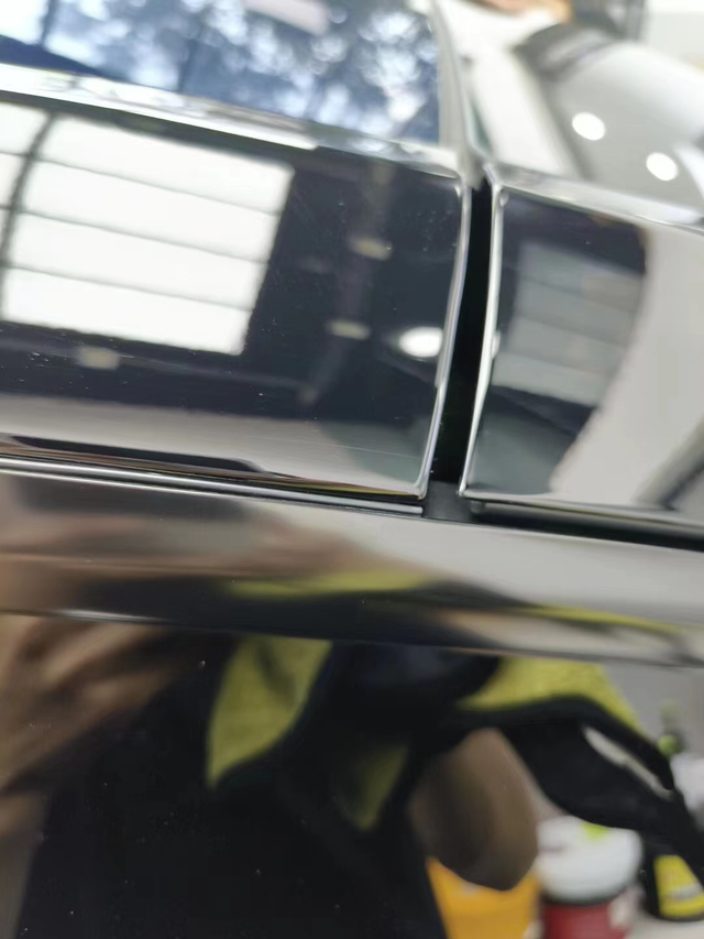 新车建议贴膜只要你想改色或者贴个车衣，第一时间贴！我就犹豫了一下颜色，开了10