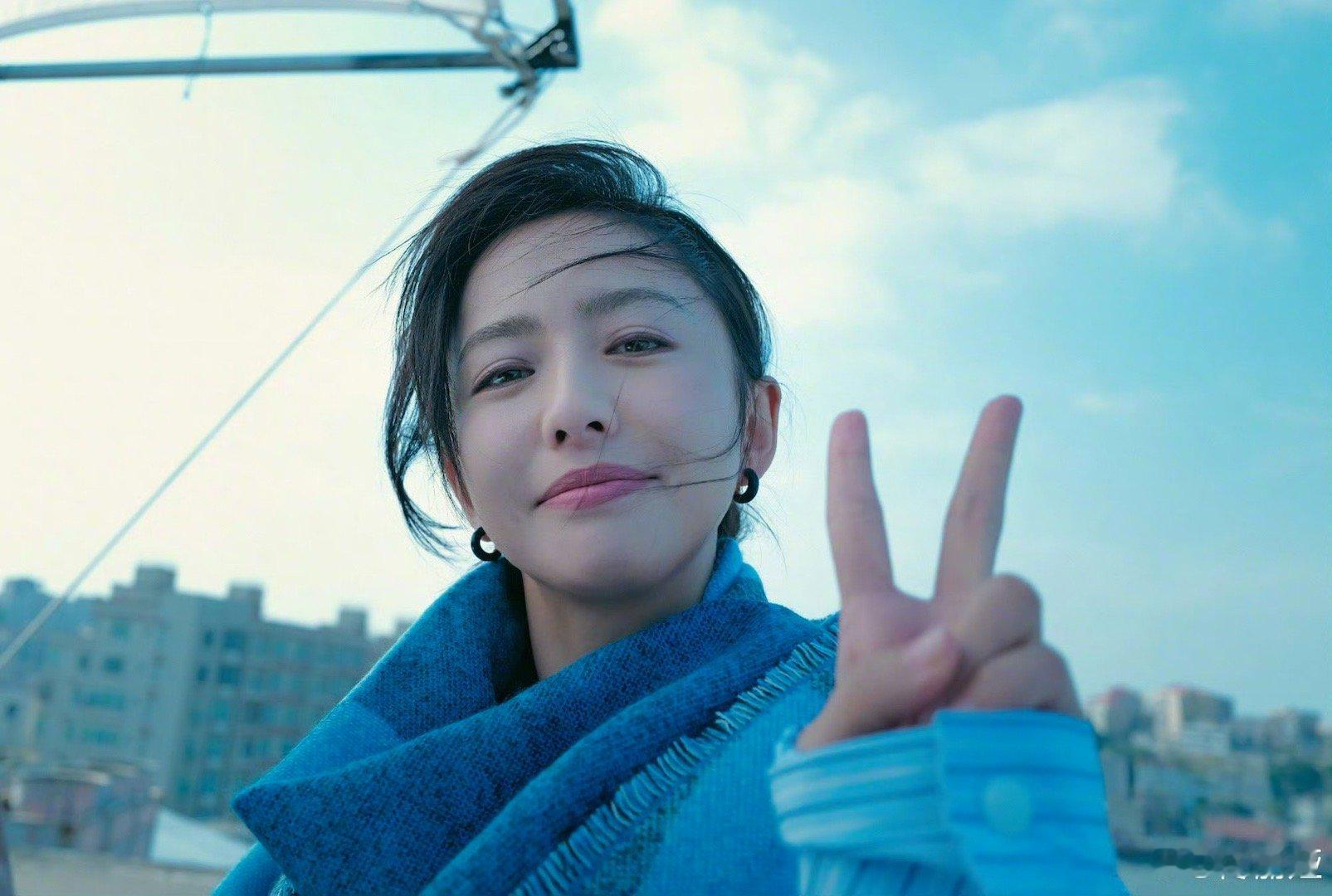 佟丽娅儿子朵朵10岁了以前对她的印象就是演技挺好的所以她现在还能继续拍戏吗！感觉