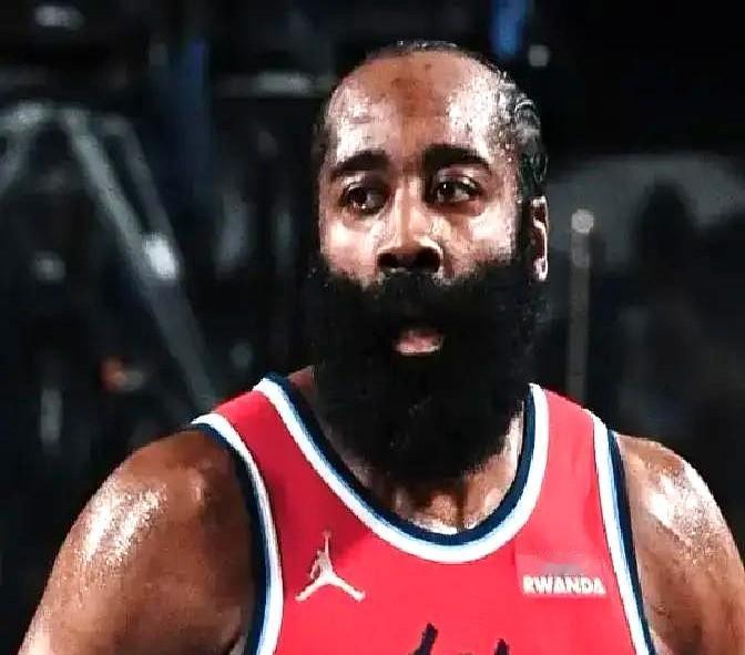 数据不会骗人，哈登在快船是真不舒服。使用率掉到约28-30%，要知道在火箭那会