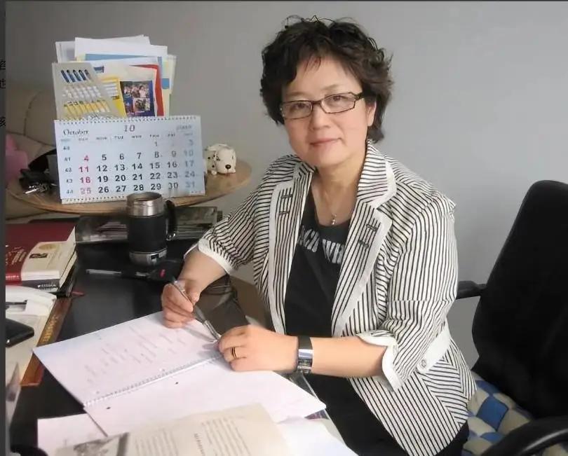 本人55岁副高女教师，拒退休：送走这届初三娃，再冲五级岗，退休哪有教书有滋味。