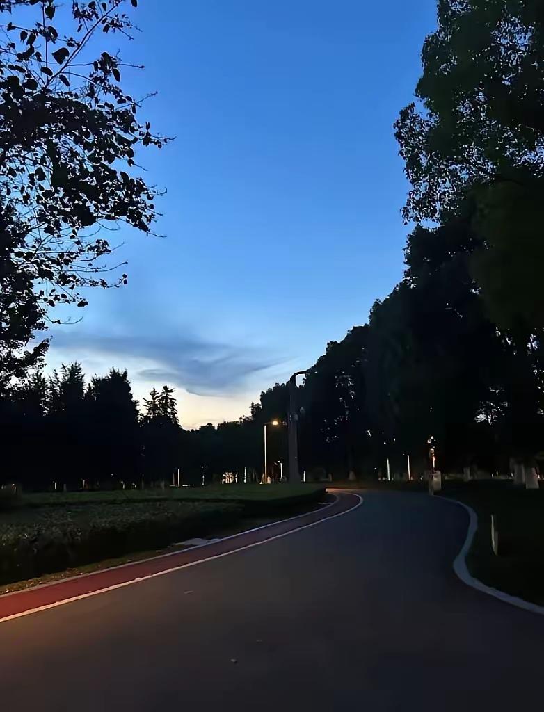 给大家提个醒，从8月7号晚上19点43分开始，非必要情况下，千万别在每天18