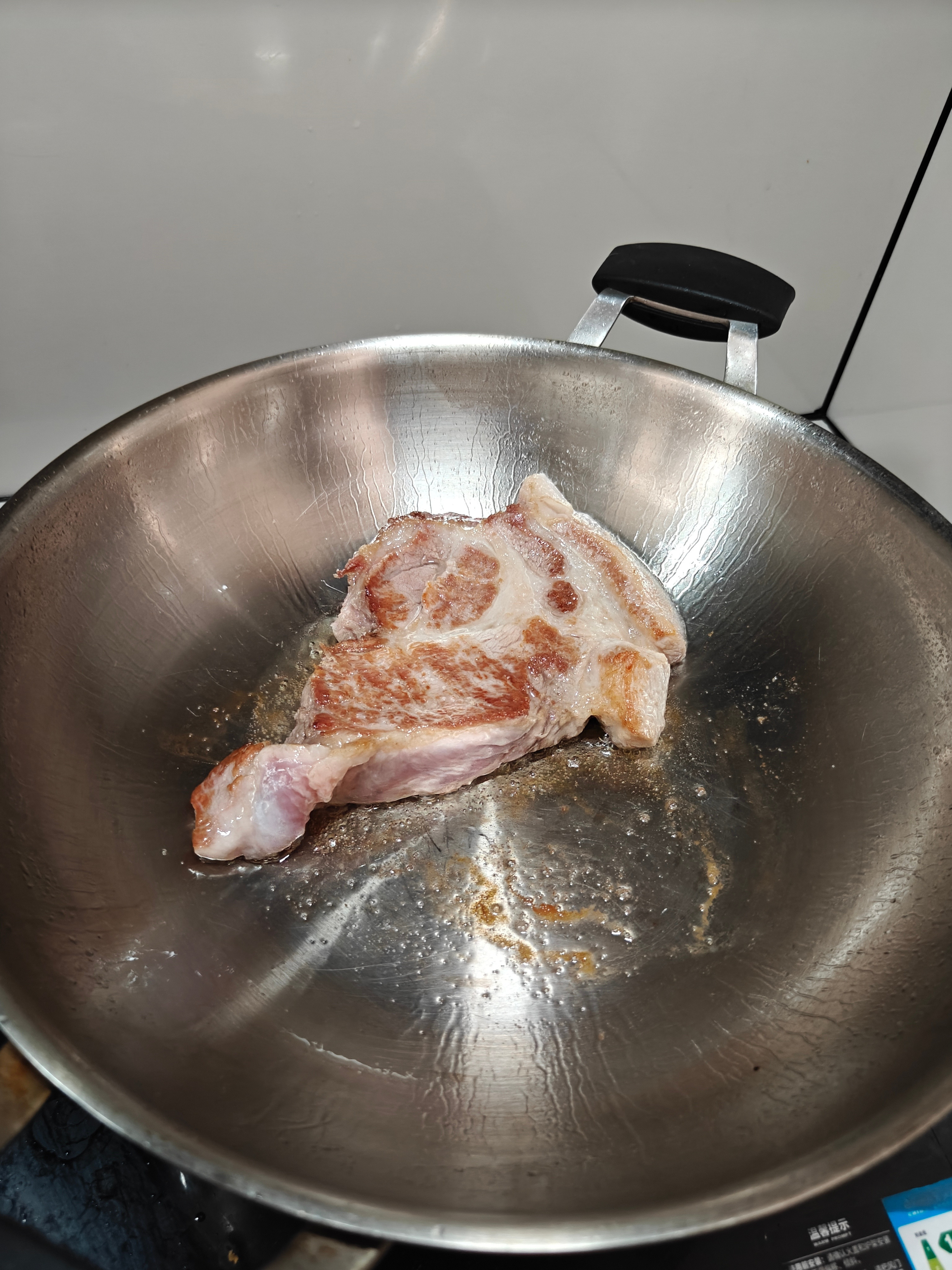 昨晚给娃预制一块早餐能吃的肉。但是男的吃的比娃吃的还多，本来孩子可以吃两顿，他吃
