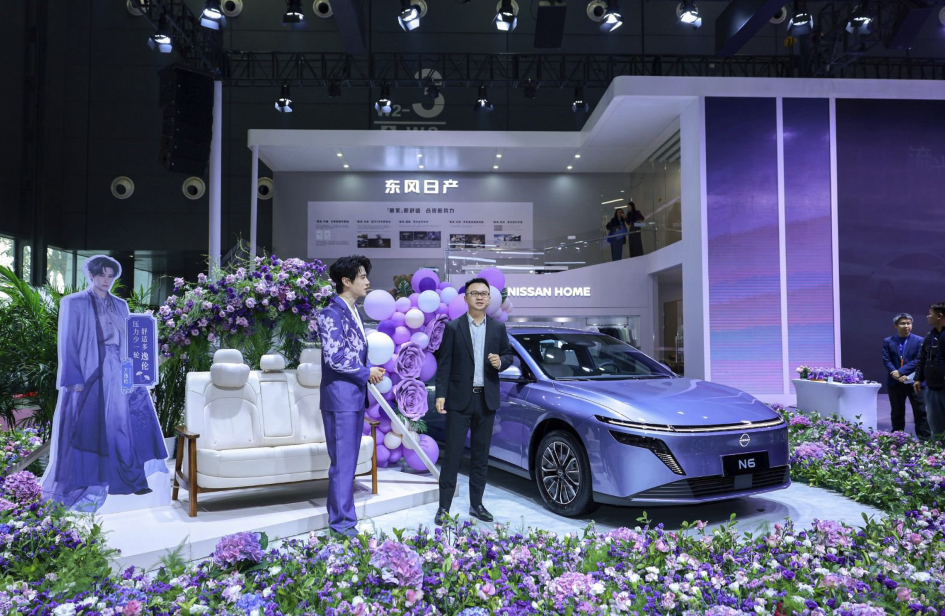 骞总今天给明星交付N6了。方逸伦成为N6明星车主&出行大使，虽然我不太认识最新的