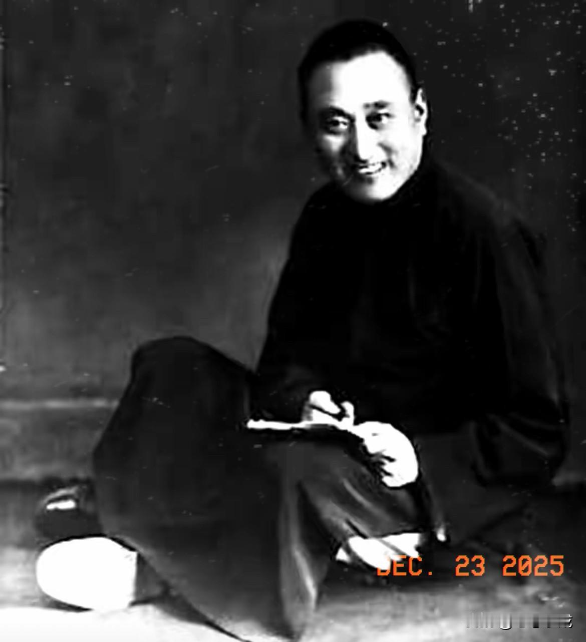 黄炎培估计是后悔了。肠子都悔青了那种。把王羲之的书法真迹，国宝级的孤品，借给