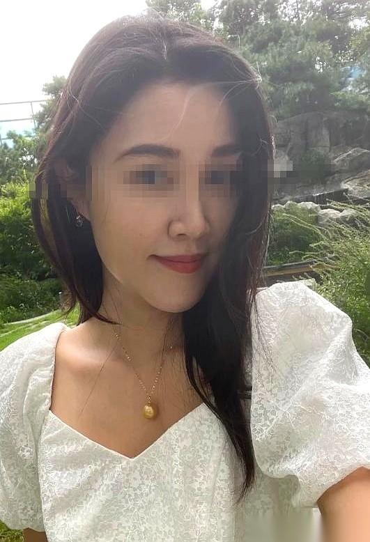 湖南四十来岁的男人在深圳宝安西乡当保安不到一个月，连工资都没结清就脱下制服拎包走