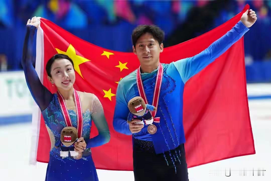 国际滑联花样滑冰大奖赛日本站双人滑比赛结束，复出的中国奥运冠军组合隋文静/韩聪在