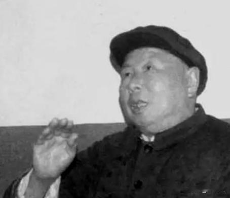 1952年，开封市委书记戴季英，自认资格老、功劳大，写信向中央和毛主席要官，希望