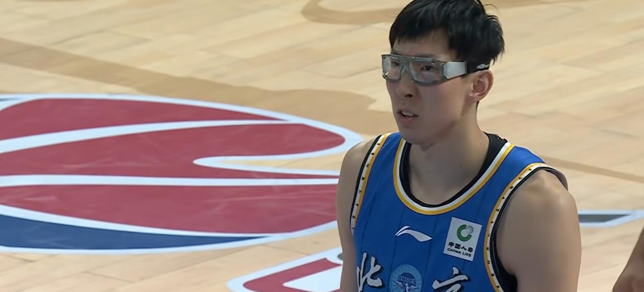 知耻而后勇，赵睿给周琦当教练，周琦7罚6中。3月25日晚这场CBA常规赛，北京