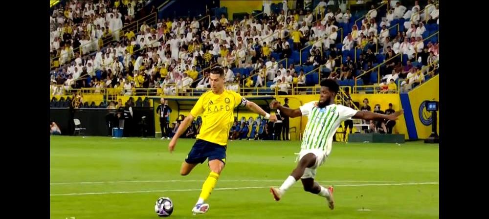 41岁的罗纳尔多，太狠了！刚歇了一个多月回来，球队还一度落后，结果他直接站了