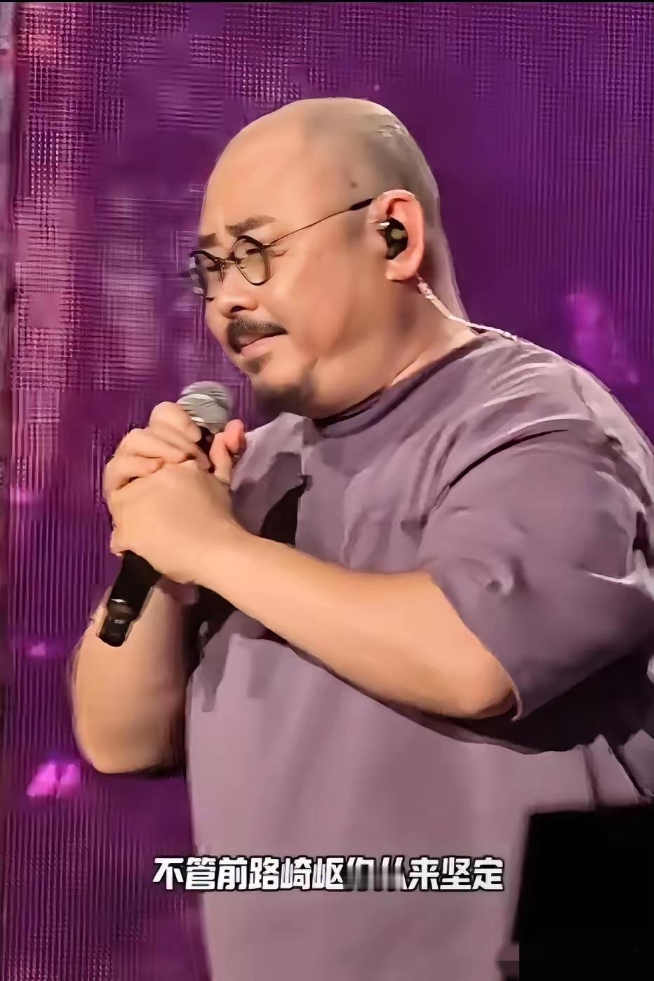 在刀郎老师的影响下，乌鲁木齐又狠狠的火了一把。多少大腕都没做到的事，他做到