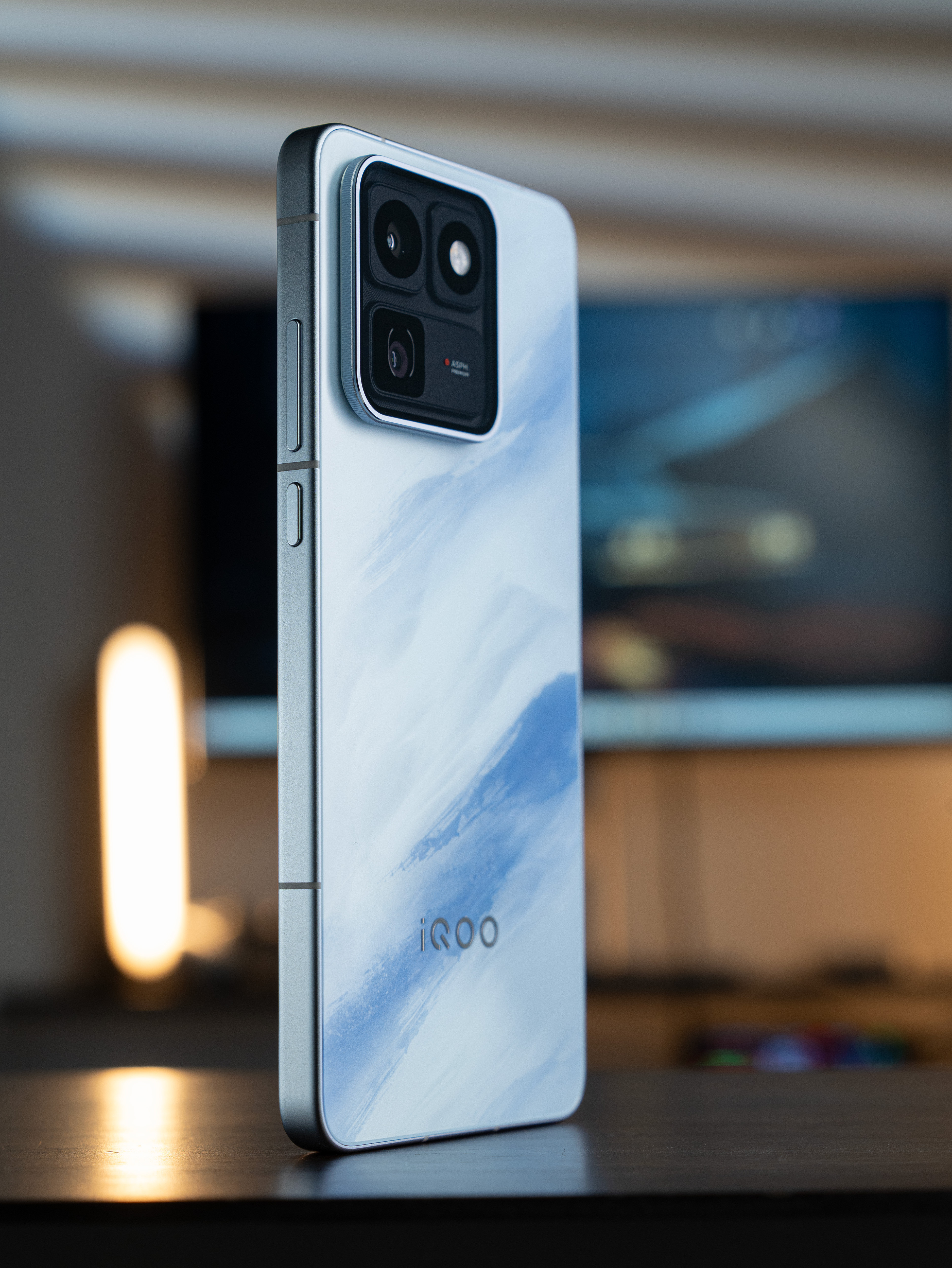 【兔撕机图赏】iQOO15T「青云」Ultra级外观，未来舱Deco的设计，光