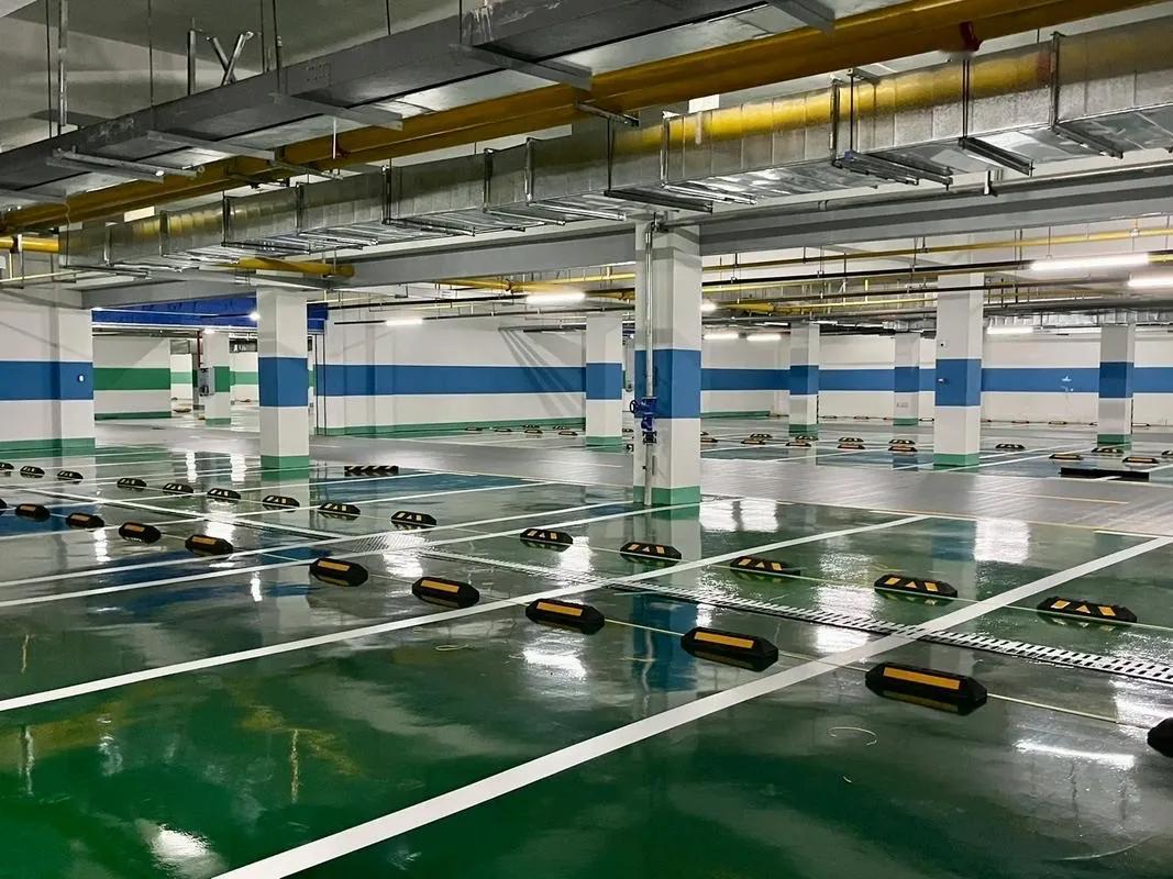 小区车位值得买吗？地下车位买一个16万，租一个月需要300元不买车位，16万元算