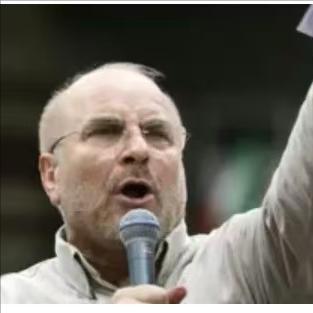 谈判桌上硬刚美军！15分钟掉头惊魂，伊朗议长甩出震撼底牌。谈判桌变对峙前线！伊朗