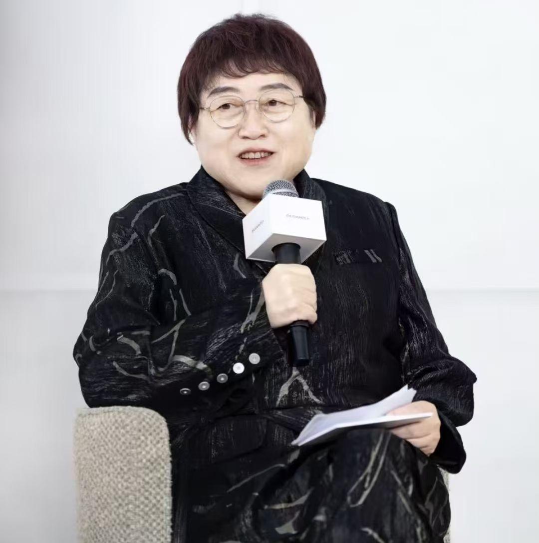 一位性学家说：“男人和女人的关系，如果是真爱，床上无君子，见面无淑女。”