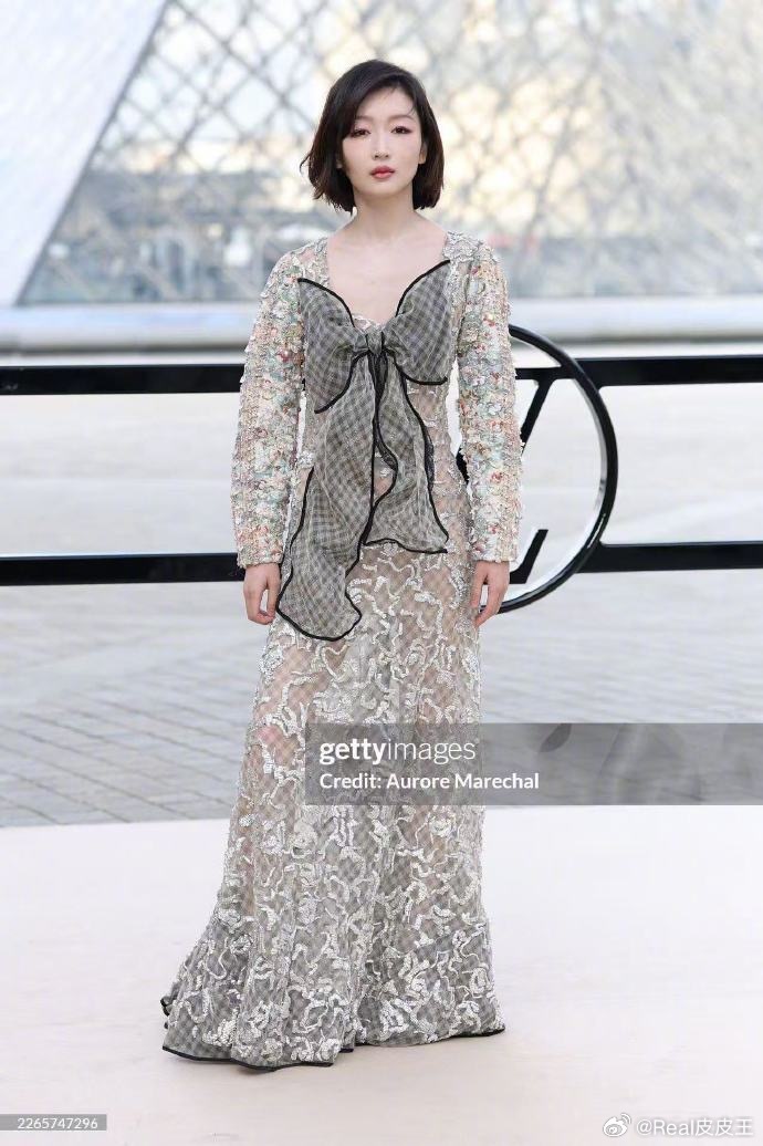 刘亦菲、周冬雨、Lisa、全智贤巴黎时装周看秀G社生图出炉，谁状态最佳？