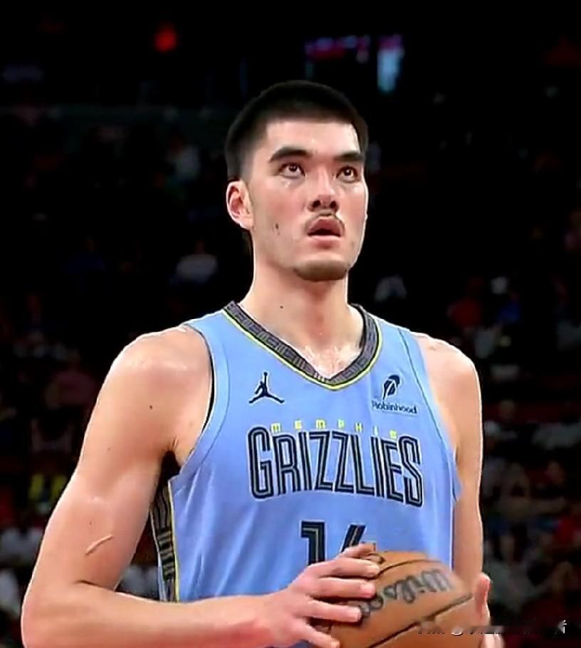 8场比赛打完！！扎克伊迪新赛季目前有3场比赛拿到两双！！！对阵国王：上场30分