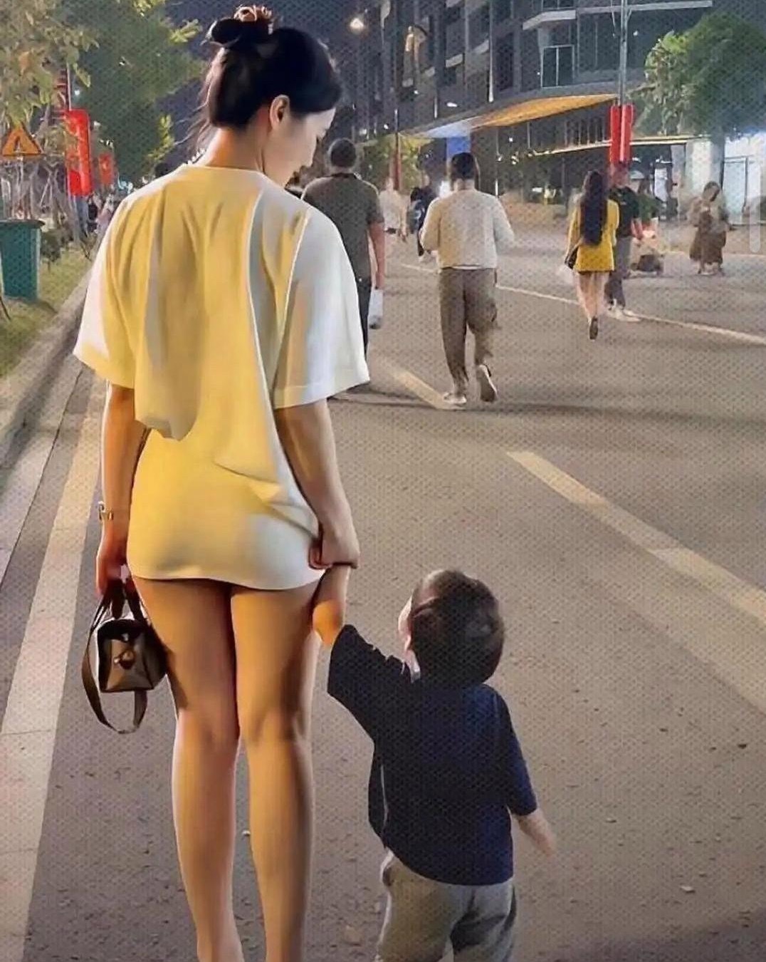 这就是传说中的超短裙吧