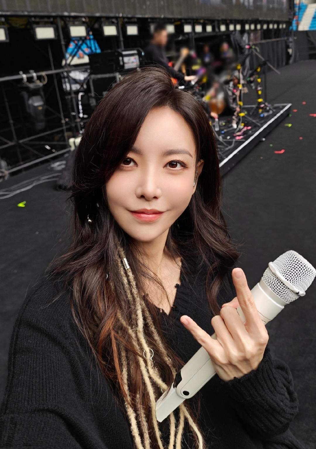 于文文，该做的一样好像都没完成，没谈恋爱，没结婚，没孩子，现在都36岁了，当初因