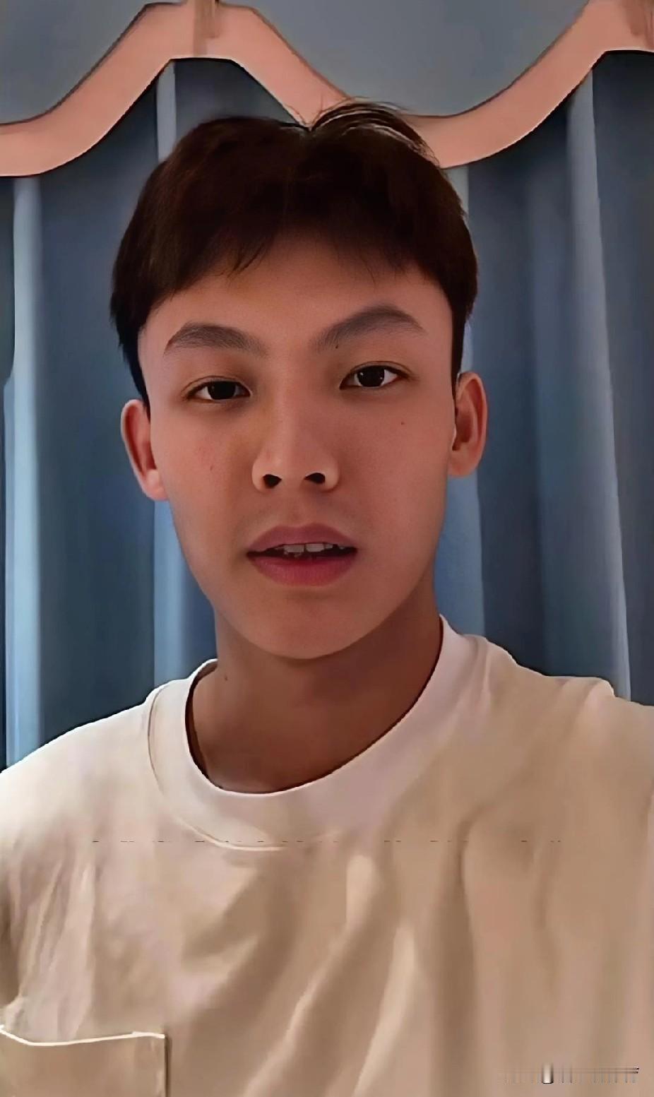 广东宏远终于为过度使用徐杰付出了代价。就在今天的粤澳篮球对抗赛前两小时，广东队