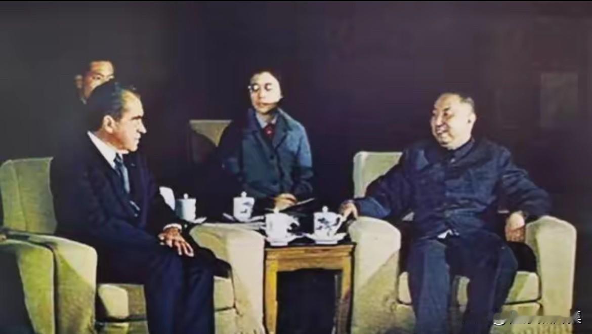 1976年2月，尼克松访华期间，华国锋作为代总理与尼克松进行了近9个小时的会谈。