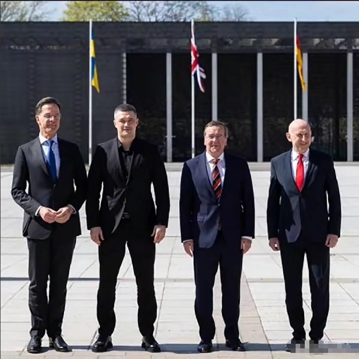 乌克兰这位90后的防长米费奥多罗夫，还真是有两把刷子！在美国已经明确表示，不