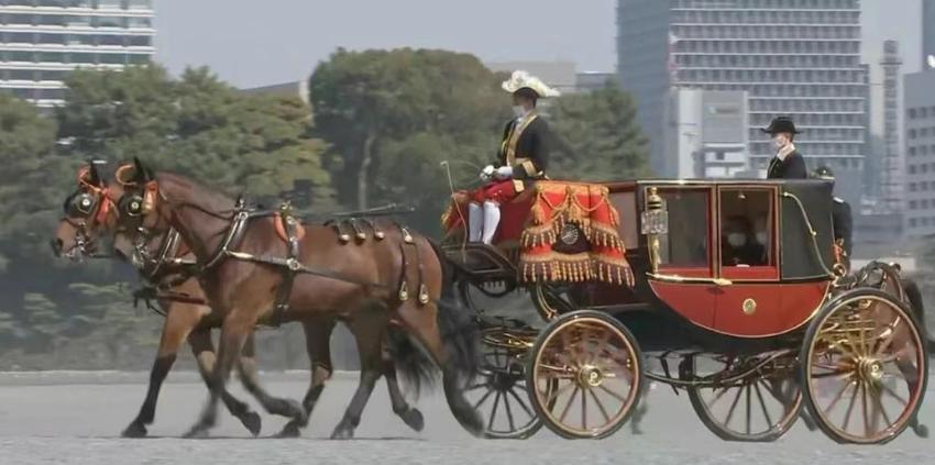 日本天皇出行坐什么车？日本天皇出行乘坐的汽车，有个专门的名称叫“御料车”。这种