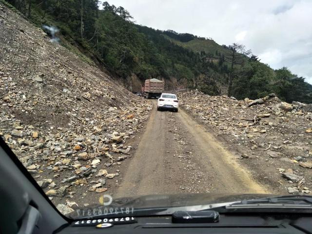 沿滇臧公路坦途 访茶马古道胜迹(11)-德贡公路脱险 丙中洛镇压惊