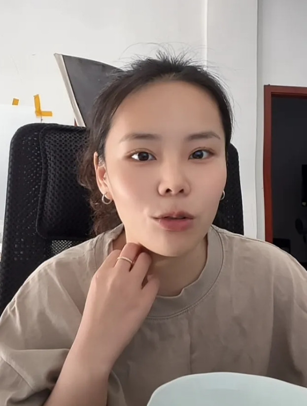 熊磊居然如此的护着婆婆！有人说：第一次见面，你婆婆连手都不知道拉姚策，这正常