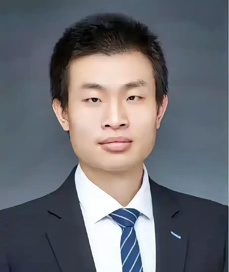 韦东奕，乃旷世之才，不管怎样，都要保护好他的人身安全。相应的待遇、配置绝不能含糊