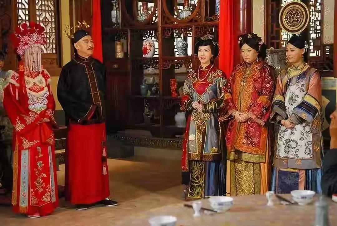古代男人纳妾妻子不仅没反对，有的还赶丈夫去小妾屋，这是为啥？很多人看古装剧