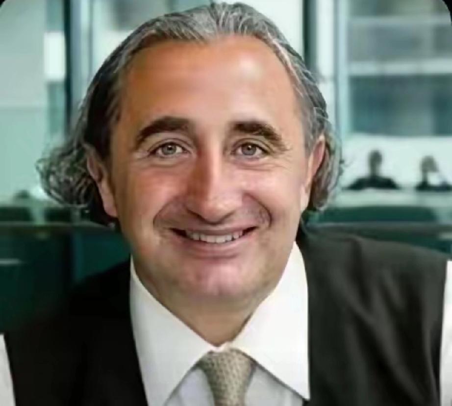 一个加拿大犹太裔教授，加德·萨阿德，突然在网上发帖，呼吁全球犹太人赶紧去做一件事