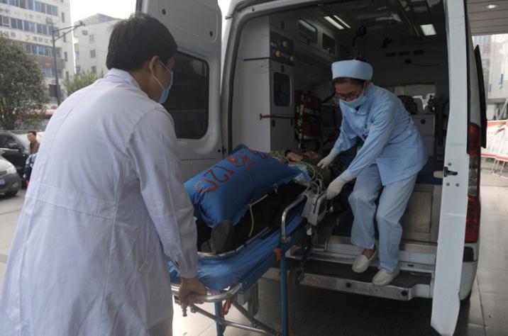 比窦娥还冤！江苏常州50多岁饭店帮厨，入职17天，因店内无厕所外出如厕，