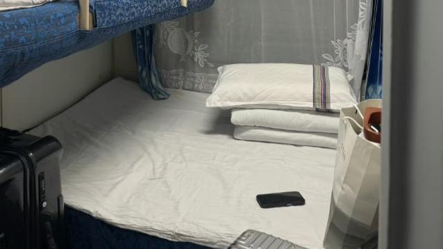 最近刷爆全网的火车一人软包，真的太懂年轻人了！我跟你们说，这可不是什么临时活动，