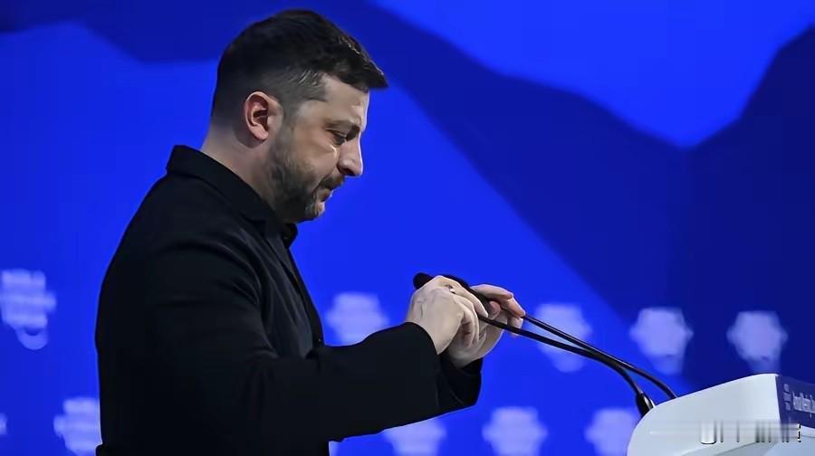 泽连斯基气炸了，在俄罗斯重启对“零下20度乌克兰”的猛烈空袭之后，泽连斯基下令乌