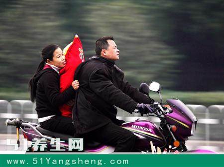 怀孕后婆婆坚决不让我回娘家, 只是因为担心孩子的安全吗?