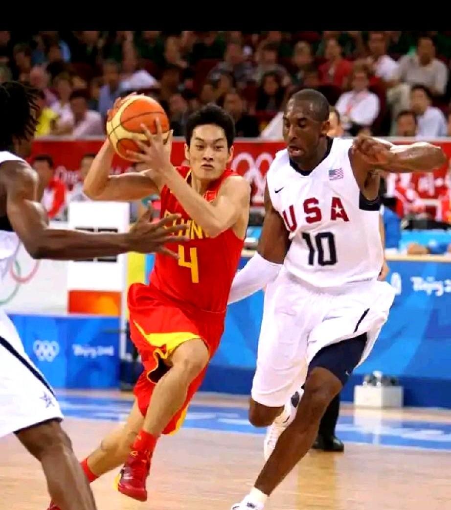 前广东宏远的陈江华，年薪情况最近被翻出来了。2007、2008年那两年，他年薪是