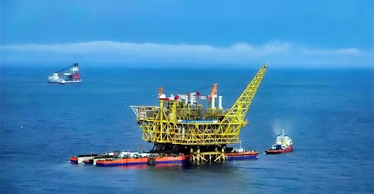 中方海上油气生产破纪录，日本眼睁睁看着很恼火，下一个目标春晓油气田！2025