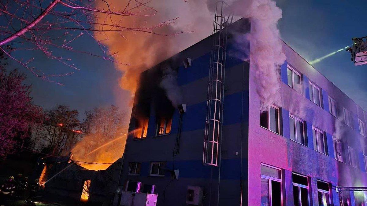 据多家媒体：捷克境内以色列武器工厂遭纵火与以色列主要武器供应商埃尔比特系统公司