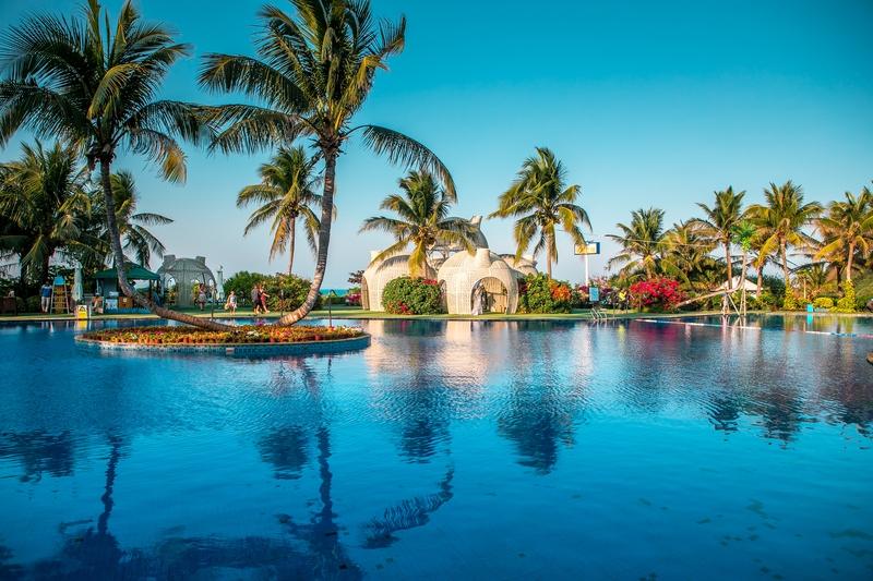 我还真遇到过携程的价格欺诈。之前我在携程上订酒店，显示的价格是一晚300元，