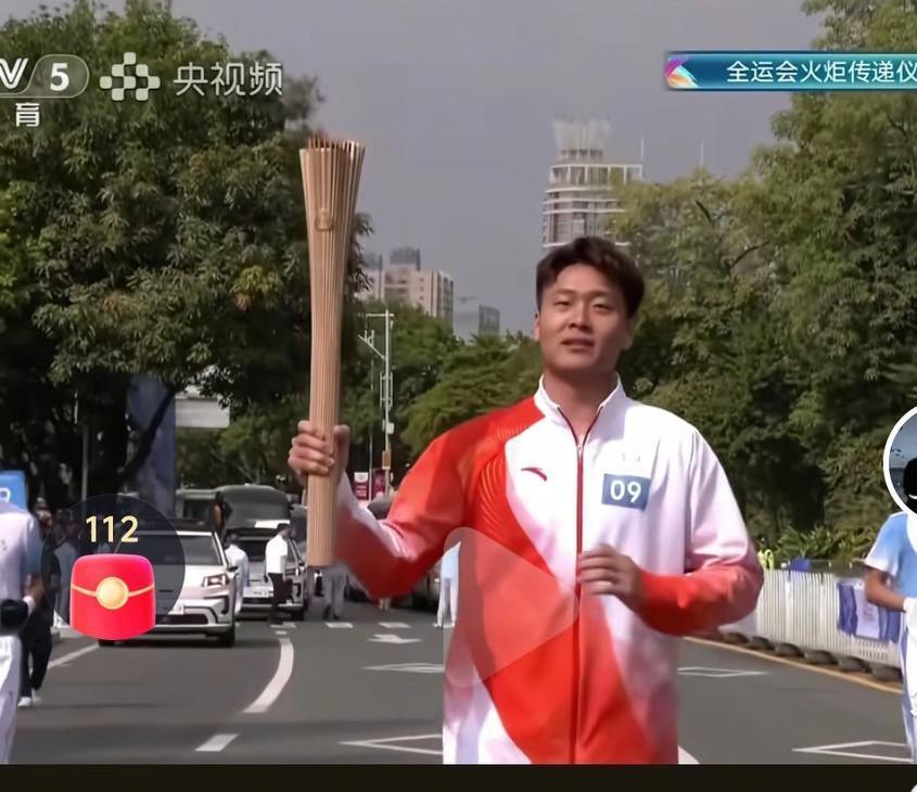 赵睿真的是越来越好啊，参加了全运会火炬传递，这是对他今年在亚洲杯表现的认可啊，希