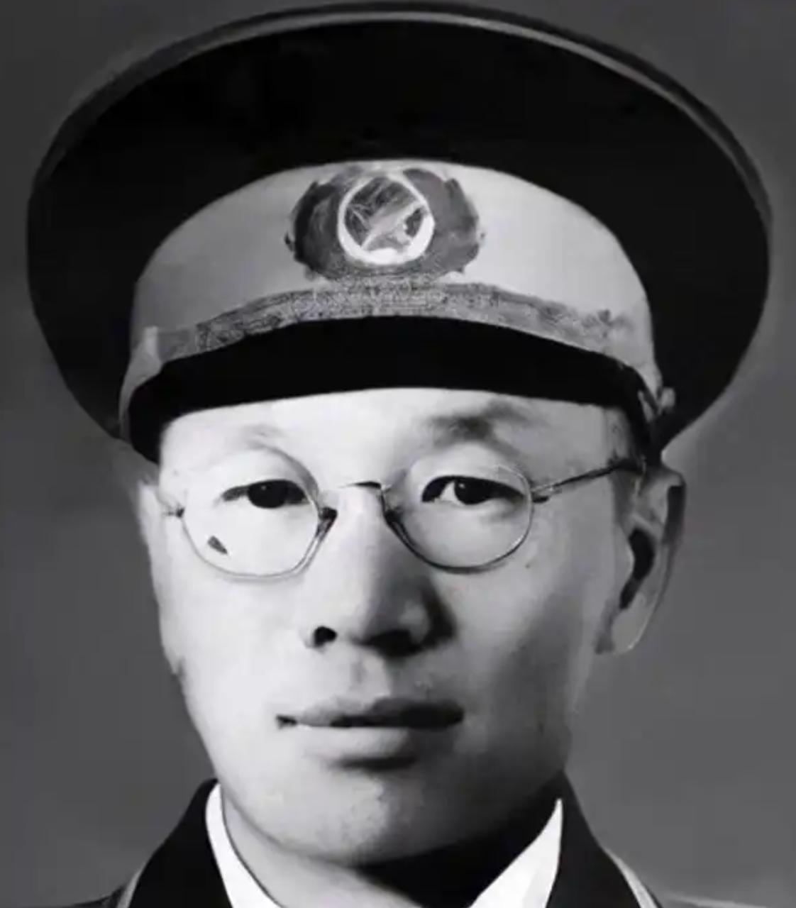 1942年，万毅被捕，蒋介石下令杀了他，万毅知道后，趁看守不注意，翻墙逃走了，谁