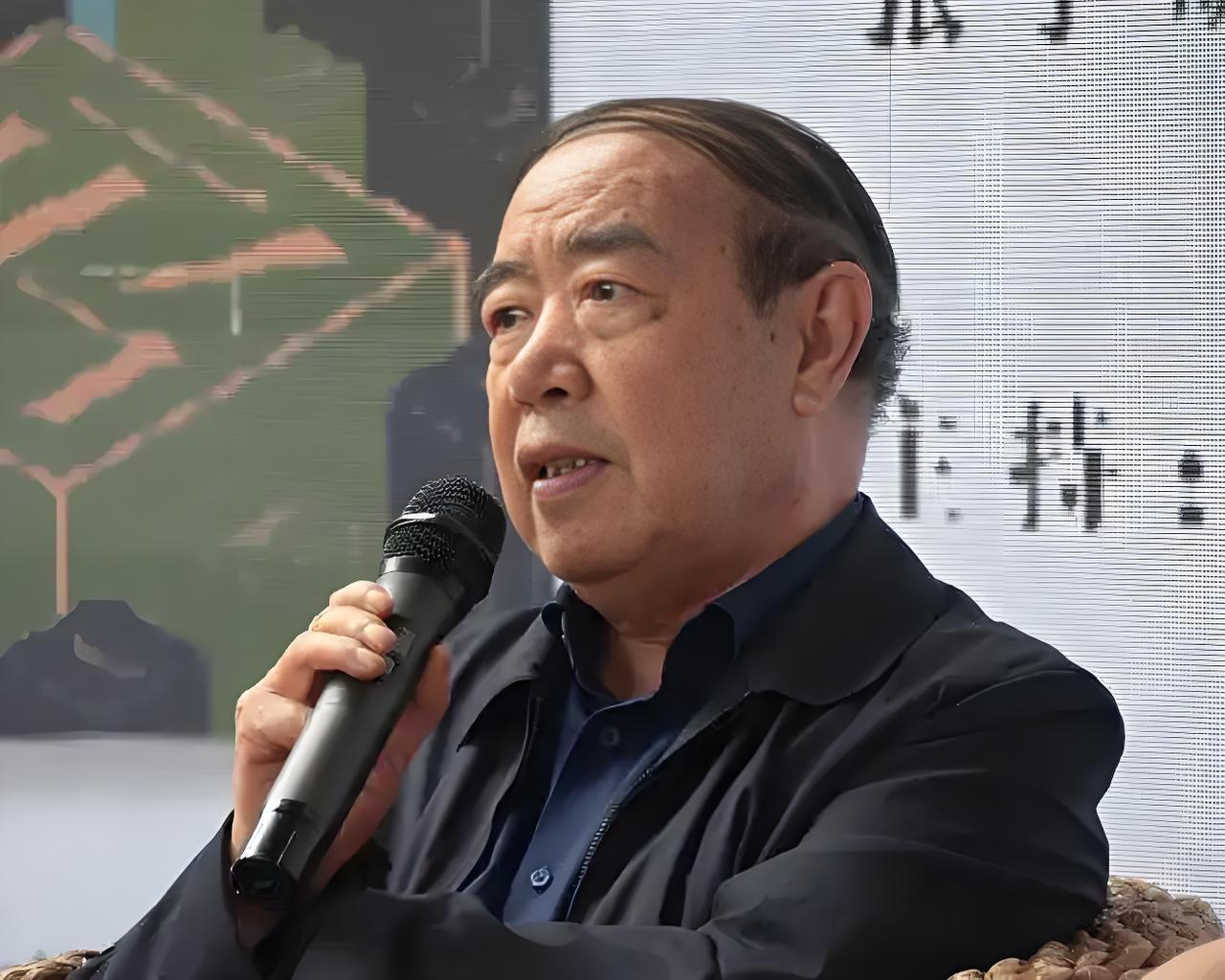 贾平凹是茅盾文学获得者，很厉害，莫言是诺贝尔文学奖获得者，更厉害。张清华是北师大